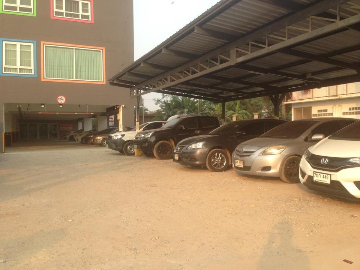 Kim Casa Hotel Nakhon Sawan Buitenkant foto